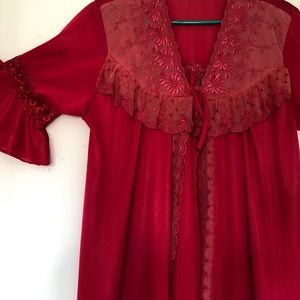 Nightie  Front 20ins from arm to arm. Back same